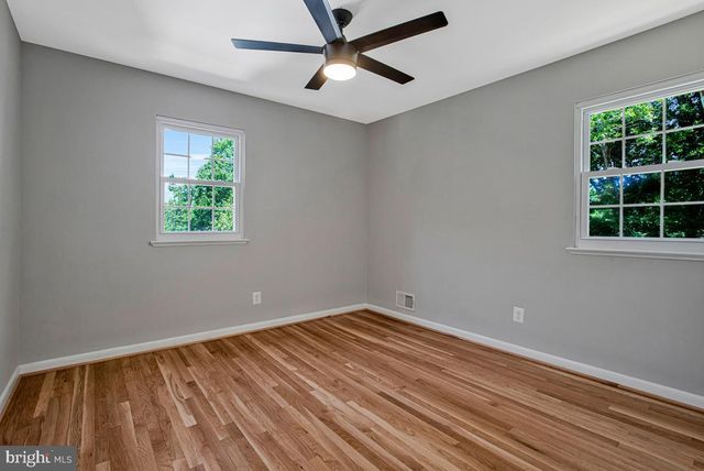 1224 PLEASANT VALLEY DR, Catonsville, MD 21228