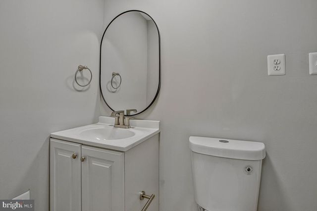 1224 PLEASANT VALLEY DR, Catonsville, MD 21228