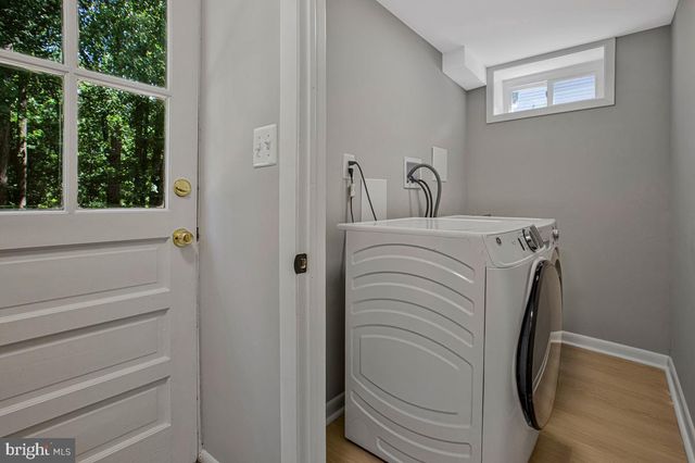 1224 PLEASANT VALLEY DR, Catonsville, MD 21228
