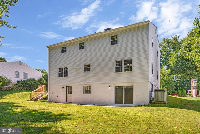 1224 PLEASANT VALLEY DR, Catonsville, MD 21228