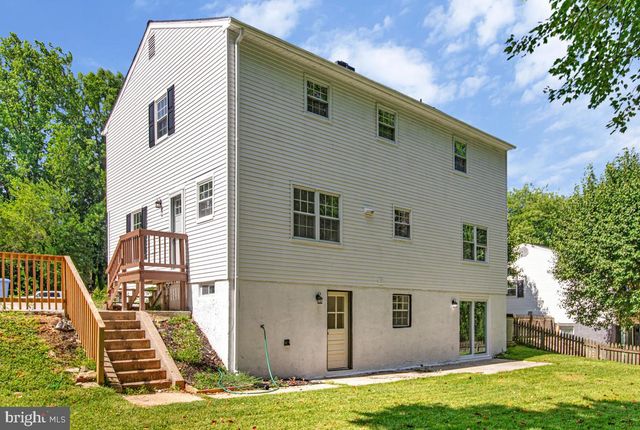 1224 PLEASANT VALLEY DR, Catonsville, MD 21228