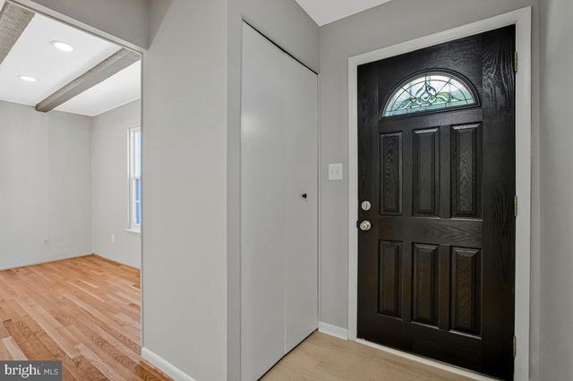 1224 PLEASANT VALLEY DR, Catonsville, MD 21228