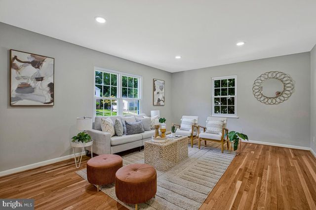 1224 PLEASANT VALLEY DR, Catonsville, MD 21228