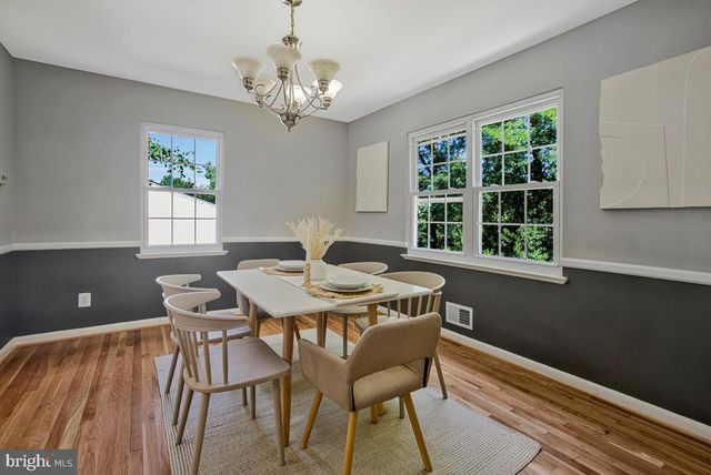 1224 PLEASANT VALLEY DR, Catonsville, MD 21228