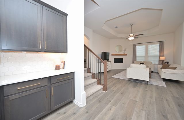 10013 Gray Barrel Drive, Aubrey, TX 76227