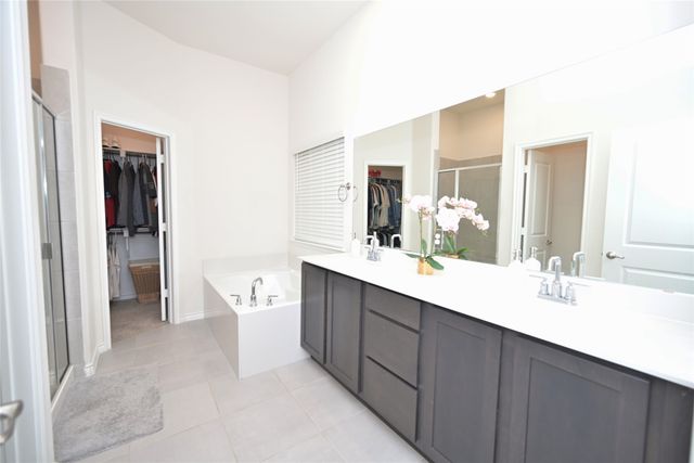 10013 Gray Barrel Drive, Aubrey, TX 76227