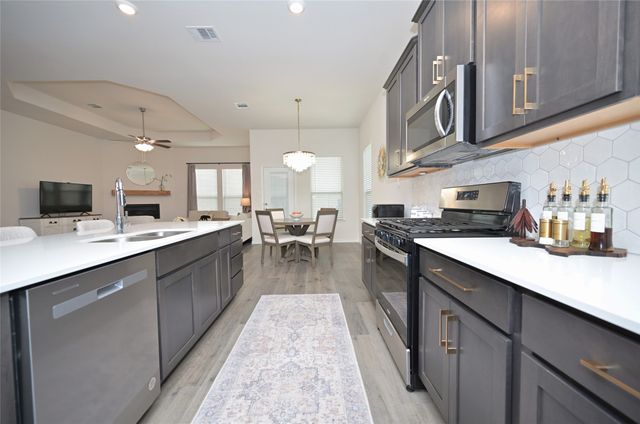 10013 Gray Barrel Drive, Aubrey, TX 76227