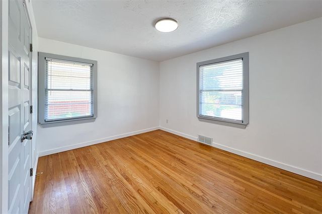 305 W Coe Drive, Midwest City, OK 73110