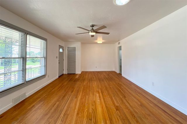 305 W Coe Drive, Midwest City, OK 73110