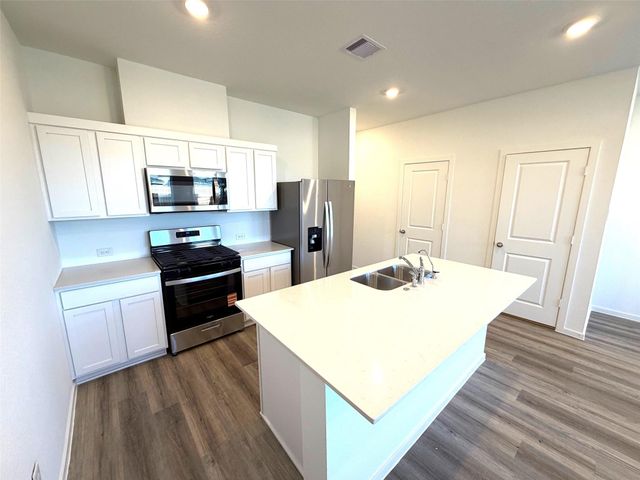 942 Moon Drop Lane, Houston, TX 77090