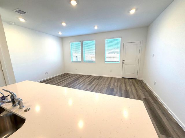 942 Moon Drop Lane, Houston, TX 77090