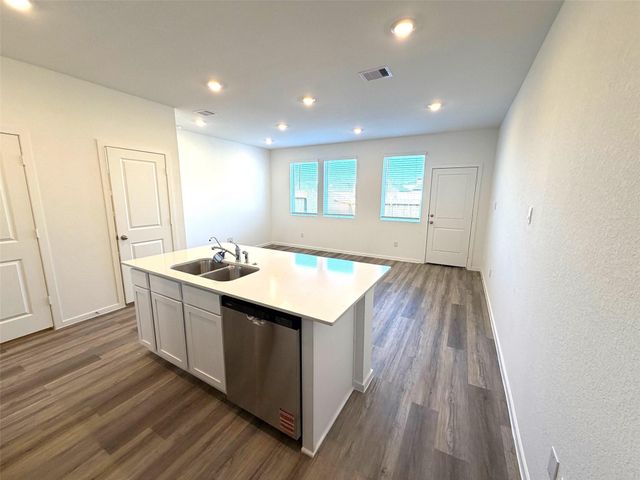 942 Moon Drop Lane, Houston, TX 77090