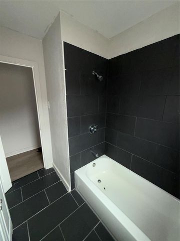 2227 Westway Street, Orange, TX 77630