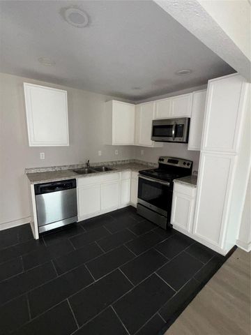 2227 Westway Street, Orange, TX 77630