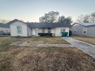 2227 Westway Street, Orange, TX 77630