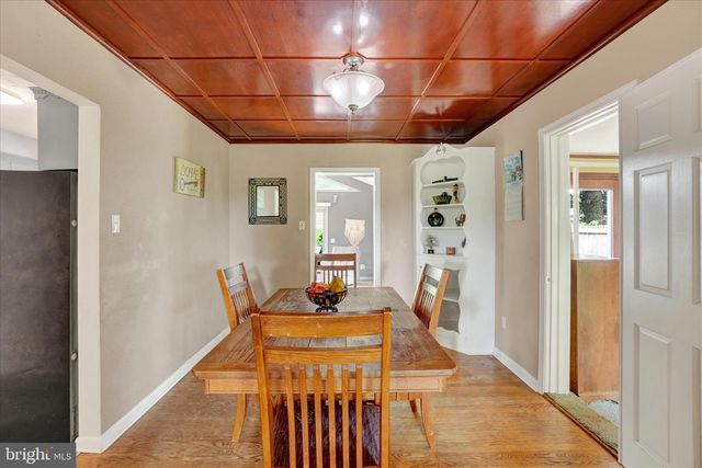 40 W LOCUST LN, York, PA 17406