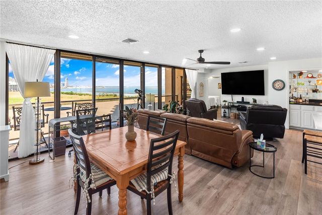 1400 Ocean Dr 304C, Corpus Christi, TX 78404