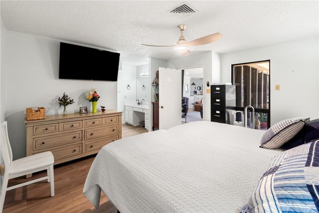 1400 Ocean Dr 304C, Corpus Christi, TX 78404