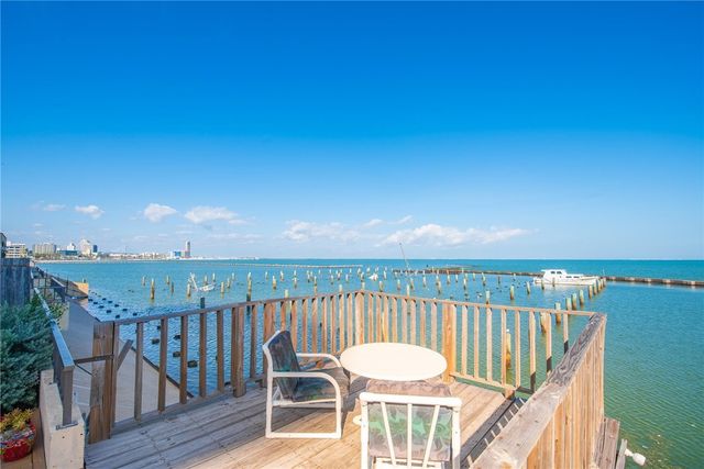 1400 Ocean Dr 304C, Corpus Christi, TX 78404