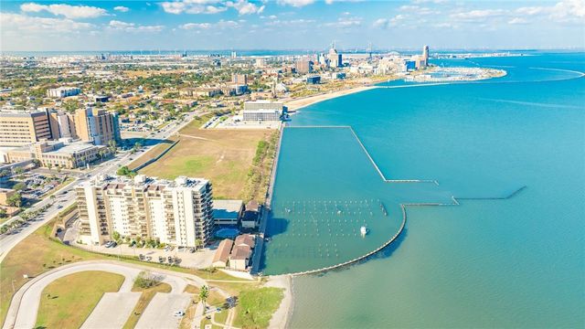 1400 Ocean Dr 304C, Corpus Christi, TX 78404