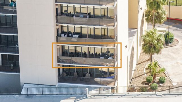 1400 Ocean Dr 304C, Corpus Christi, TX 78404