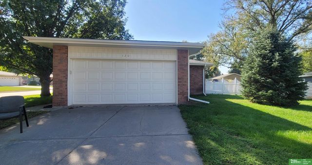 120 S Florida Avenue, York, NE 68467