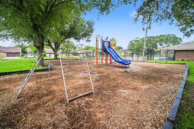 10926 Collingswood Drive, La Porte, TX 77571