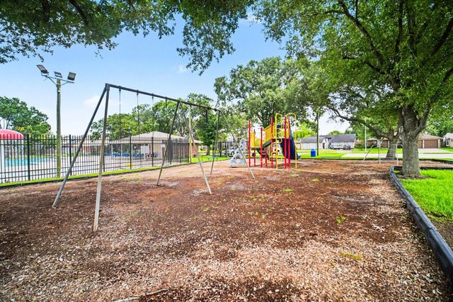 10926 Collingswood Drive, La Porte, TX 77571