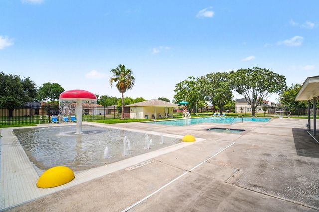 10926 Collingswood Drive, La Porte, TX 77571
