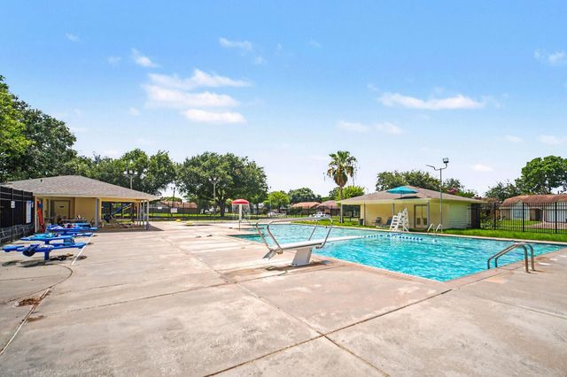 10926 Collingswood Drive, La Porte, TX 77571