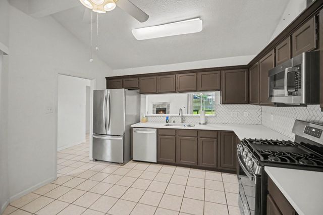 10926 Collingswood Drive, La Porte, TX 77571