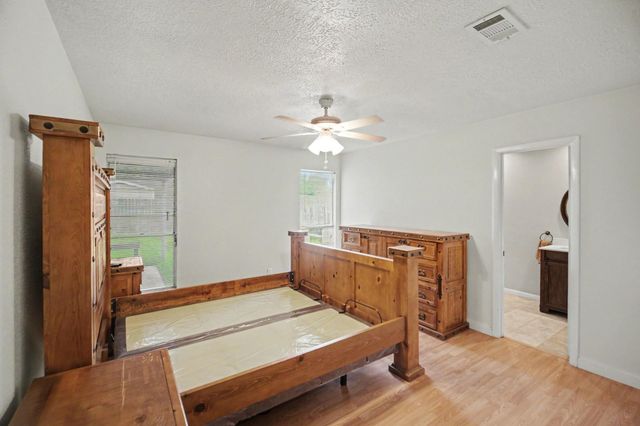 10926 Collingswood Drive, La Porte, TX 77571