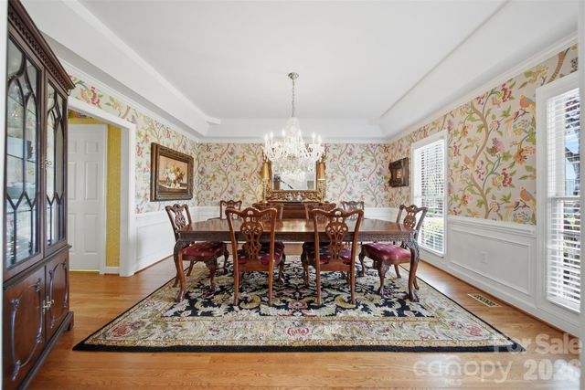 3704 8th Street Place NW, Hickory, NC 28601