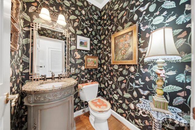 3704 8th Street Place NW, Hickory, NC 28601