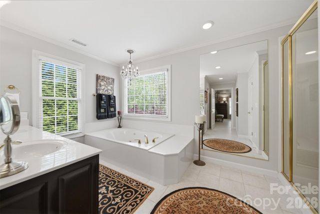 3704 8th Street Place NW, Hickory, NC 28601
