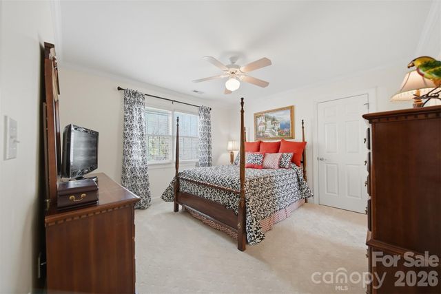 3704 8th Street Place NW, Hickory, NC 28601