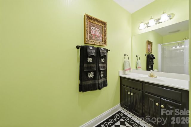 3704 8th Street Place NW, Hickory, NC 28601