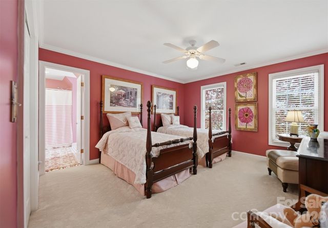 3704 8th Street Place NW, Hickory, NC 28601