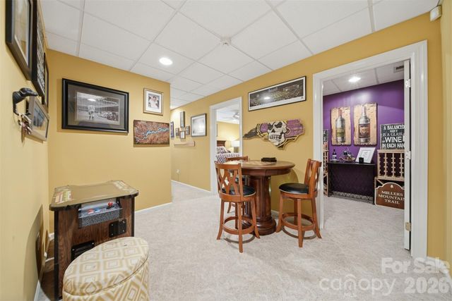 3704 8th Street Place NW, Hickory, NC 28601