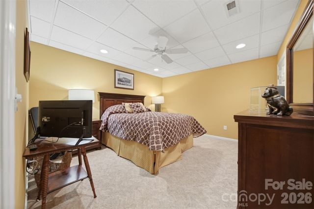 3704 8th Street Place NW, Hickory, NC 28601
