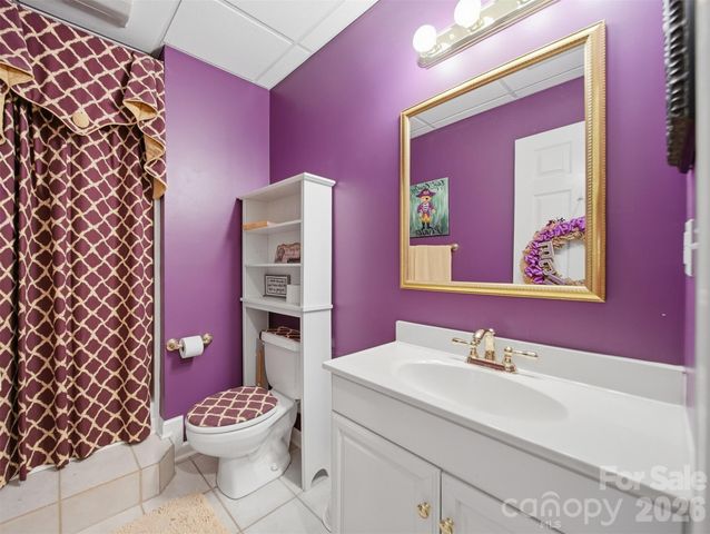 3704 8th Street Place NW, Hickory, NC 28601