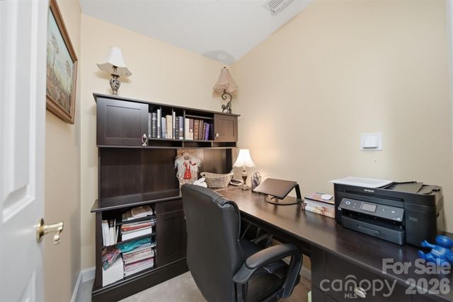 3704 8th Street Place NW, Hickory, NC 28601