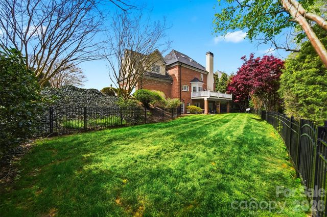 3704 8th Street Place NW, Hickory, NC 28601