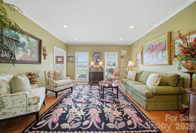 3704 8th Street Place NW, Hickory, NC 28601