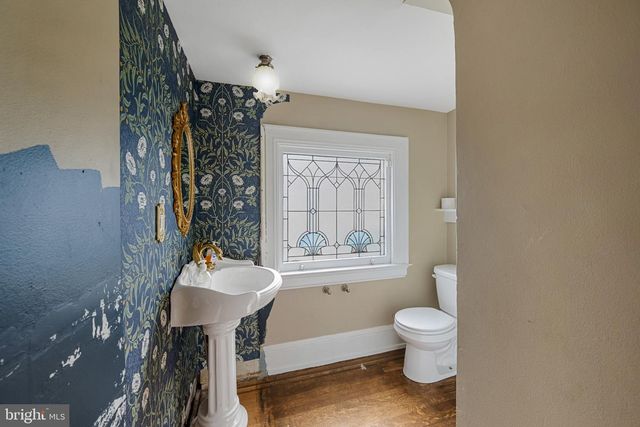 121 W SPRINGETTSBURY AVE, York, PA 17403