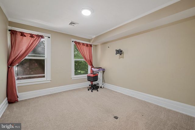 121 W SPRINGETTSBURY AVE, York, PA 17403