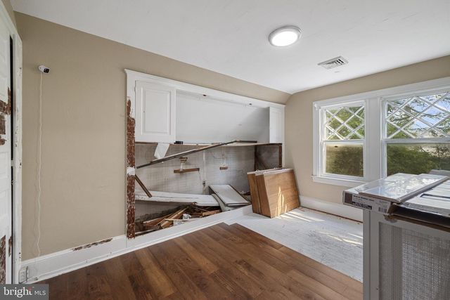 121 W SPRINGETTSBURY AVE, York, PA 17403