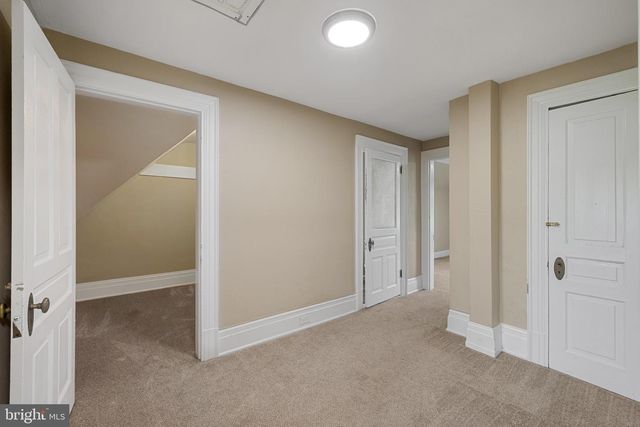 121 W SPRINGETTSBURY AVE, York, PA 17403