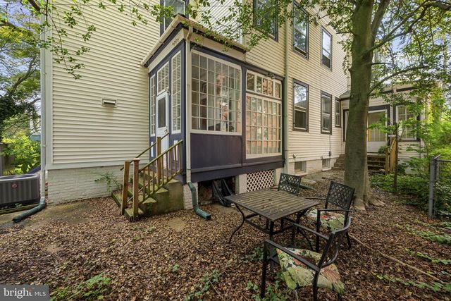 121 W SPRINGETTSBURY AVE, York, PA 17403