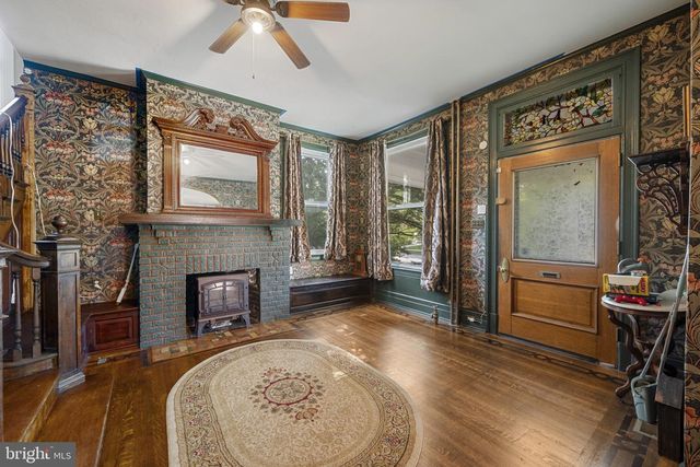 121 W SPRINGETTSBURY AVE, York, PA 17403